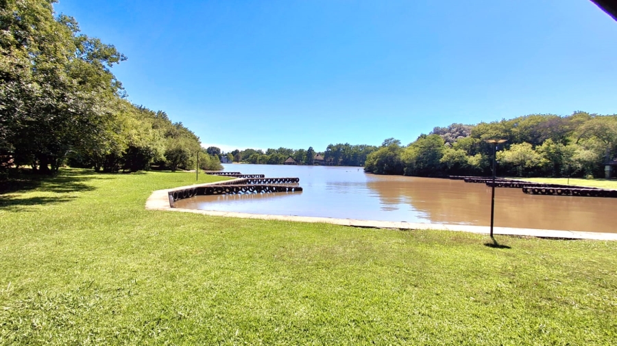 4 Bedroom Property for Sale in Boschenvaal River Front Lodges Free State